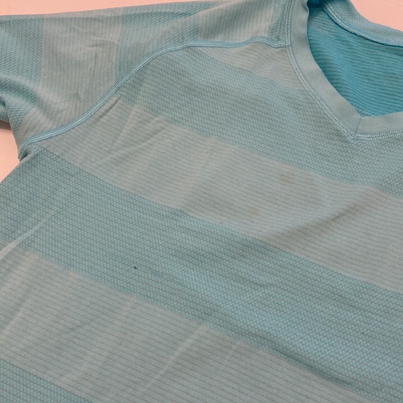 Lululemon athletic v neck - Picture 2 of 5